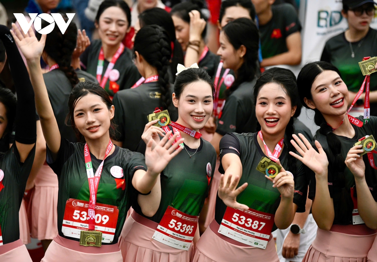 dan thi sinh hoa hau viet nam can dich cu ly 5 km o tien phong marathon hinh anh 10