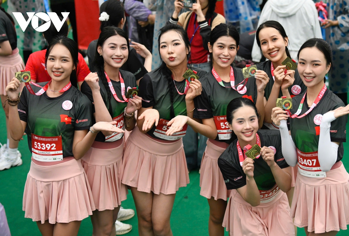 dàn thí sinh hoa hậu việt nam cán đích cự ly 5 km ở tiền phong marathon hình ảnh 6 dan thi sinh hoa hau viet nam can dich cu ly 5 km o tien phong marathon hinh anh 6