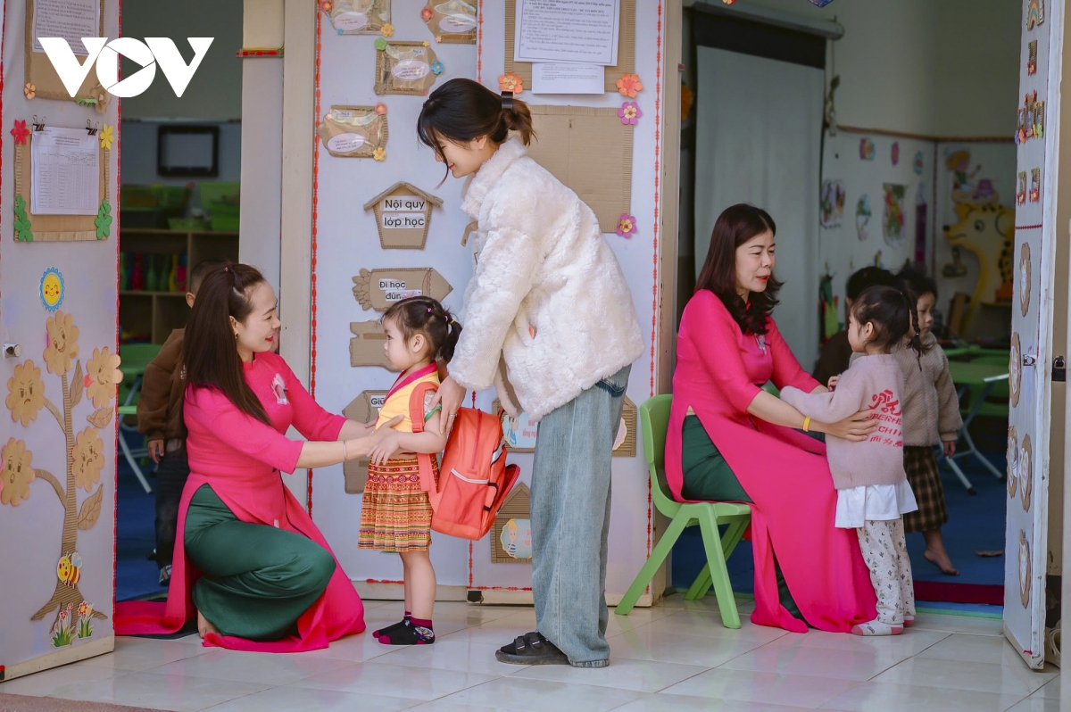phu nu Dien bien huong ung tuan le Ao dai 2025 hinh anh 4