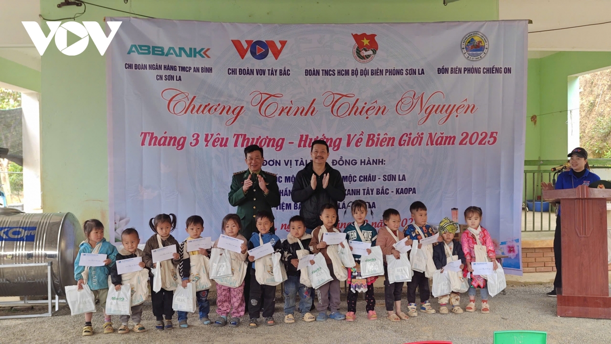 sơn la tháng 3 yêu thương, hướng về biên giới hình ảnh 5 son la thang 3 yeu thuong, huong ve bien gioi hinh anh 5