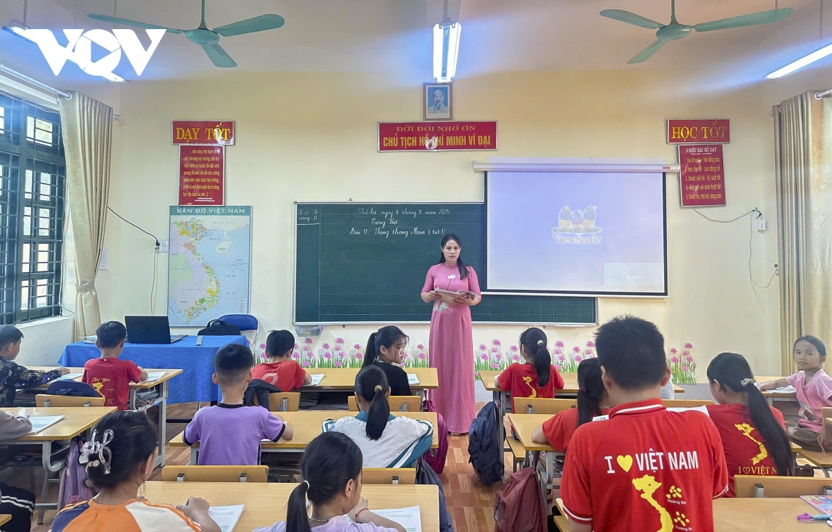 phu nu Dien bien huong ung tuan le Ao dai 2025 hinh anh 5