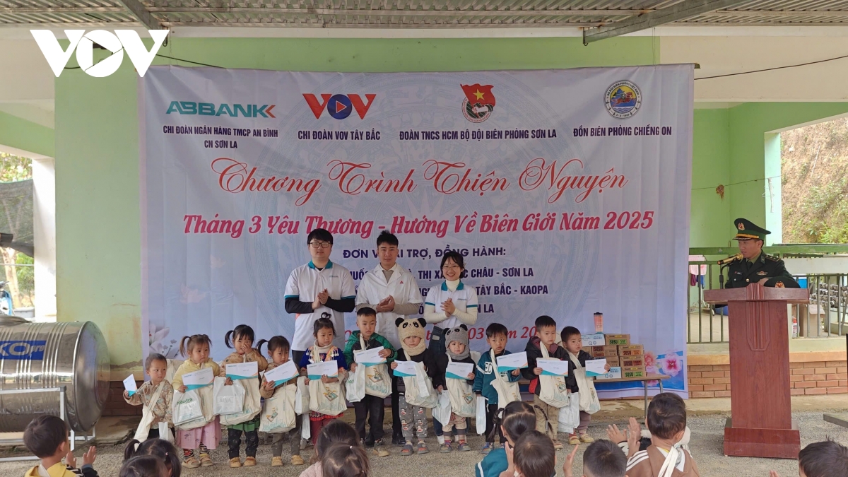 sơn la tháng 3 yêu thương, hướng về biên giới hình ảnh 6 son la thang 3 yeu thuong, huong ve bien gioi hinh anh 6