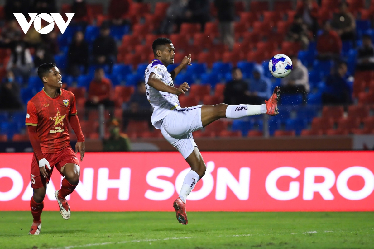 ket qua vong 16 v-league 2024 2025 vua hoa tiep tuc giu ngoi vuong truoc ha noi fc hinh anh 4
