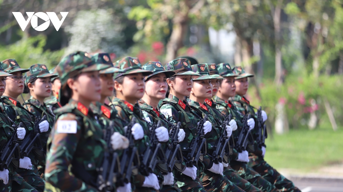 nhung bong hong vuot nang, ram rap luyen tap dieu binh hinh anh 7