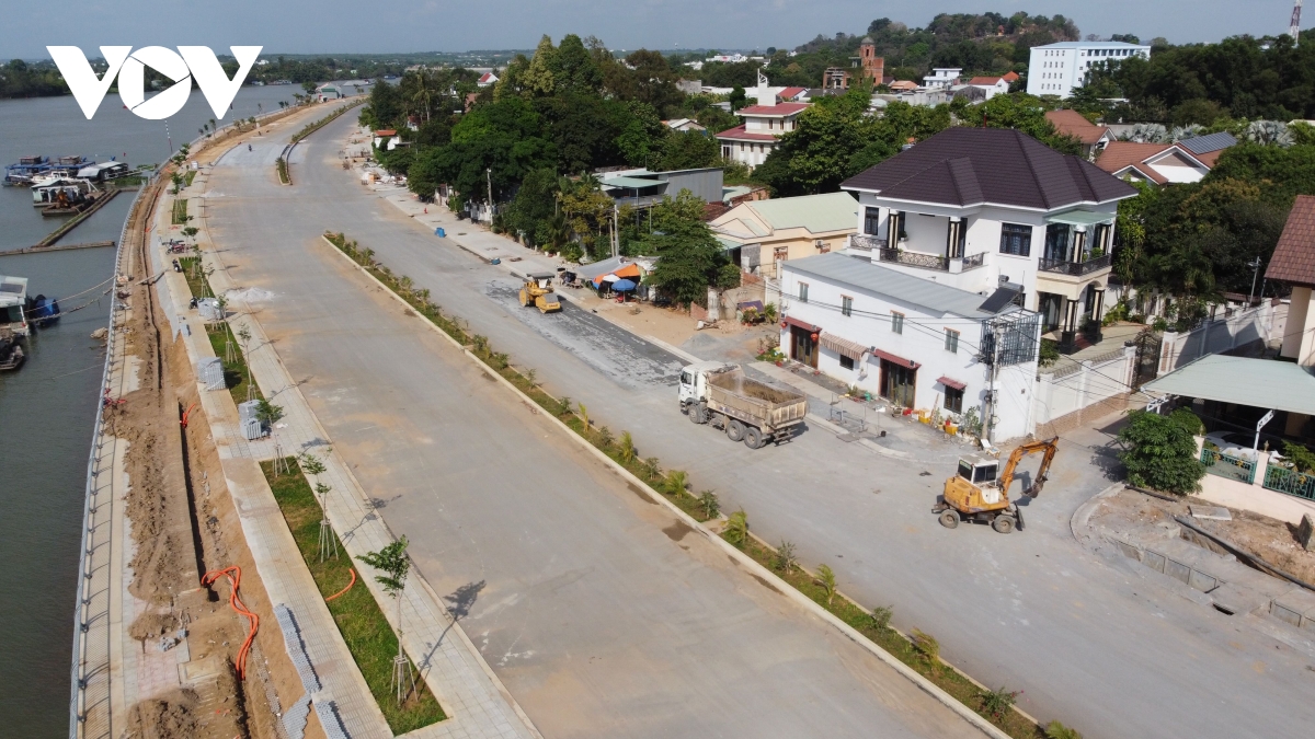 5 km duong ven song Dong nai tre hen gan 2 nam chua xong hinh anh 8