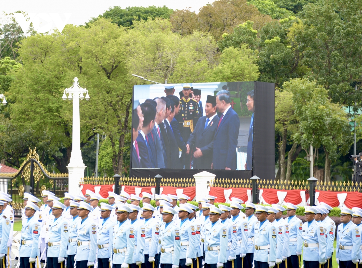 Indonesia bắn 21 phát đại bác chào đón Tổng Bí thư Tô Lâm thăm cấp Nhà nước