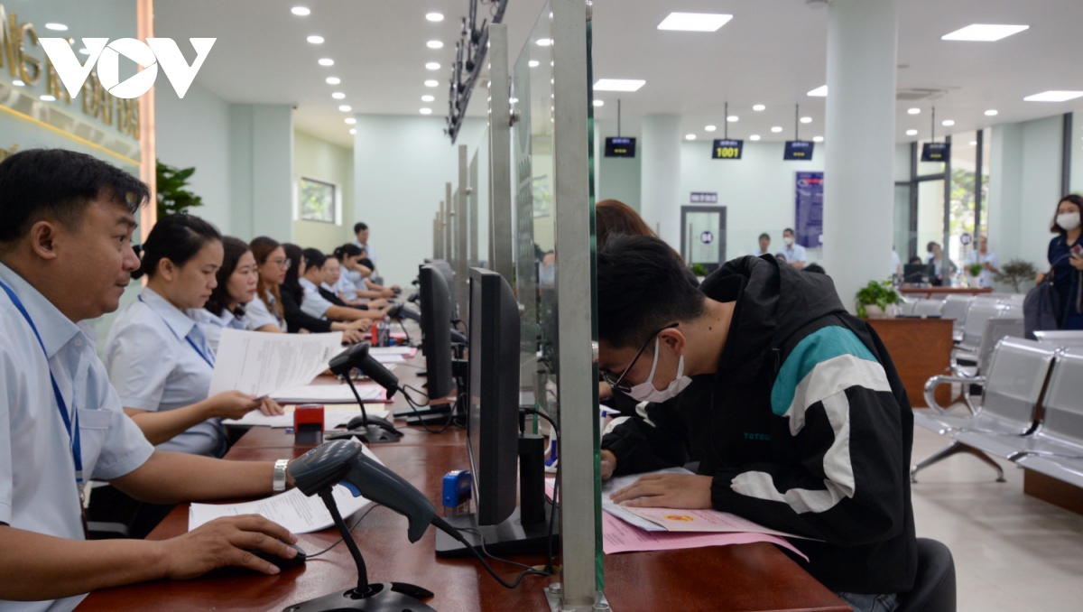 TPHCM ưu tiên việc làm tại doanh nghiệp nhà nước cho cán bộ dôi dư