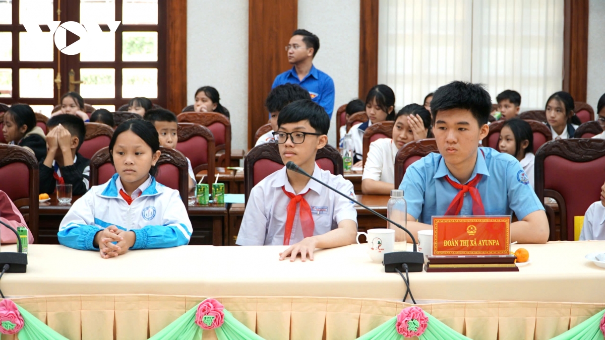 Học sinh Gia Lai lo ngại bạo lực học đường, an toàn mạng và pháo tự chế