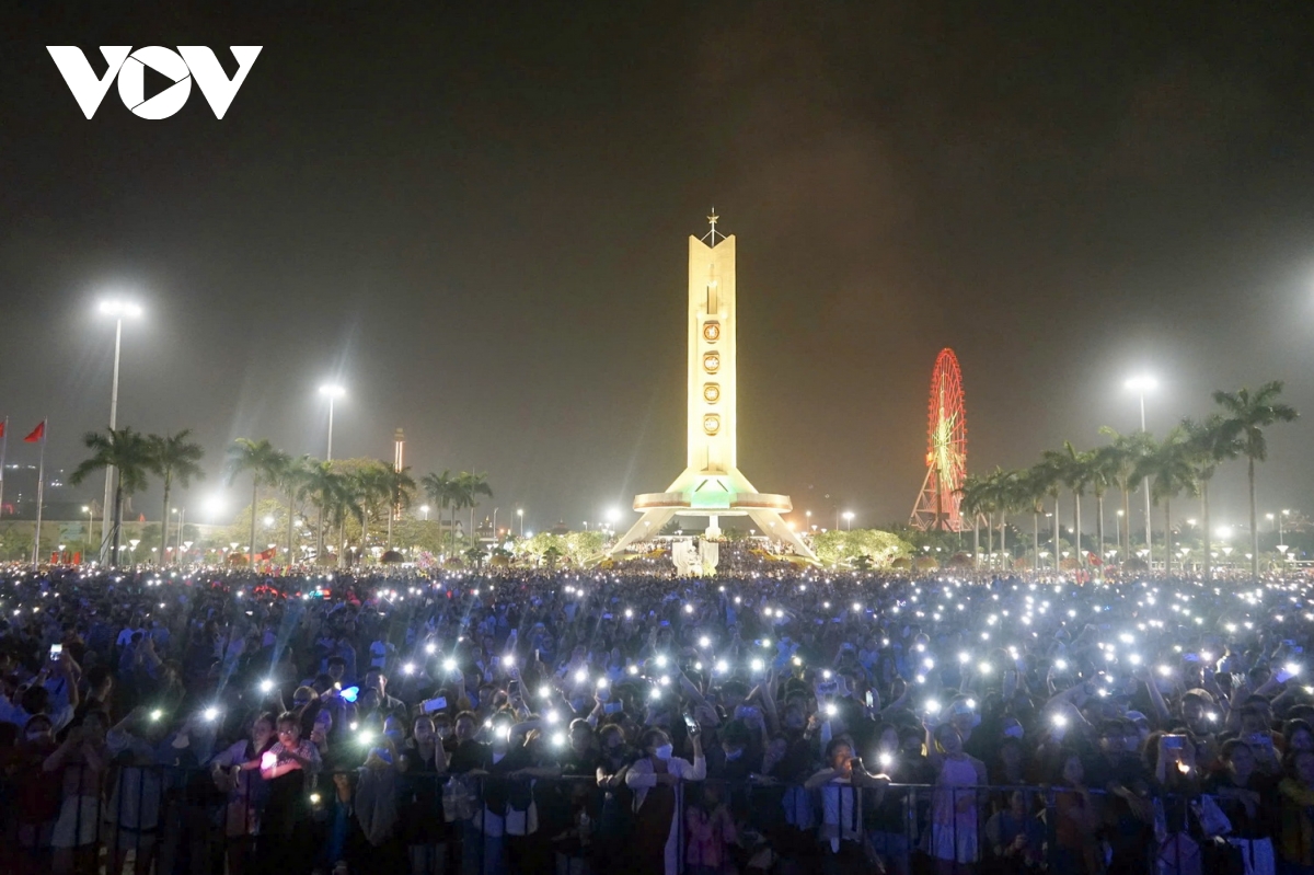 chương trình nghệ thuật đặc biệt mừng 50 năm ngày giải phóng Đà nẵng hình ảnh 4 chuong trinh nghe thuat dac biet mung 50 nam ngay giai phong Da nang hinh anh 4