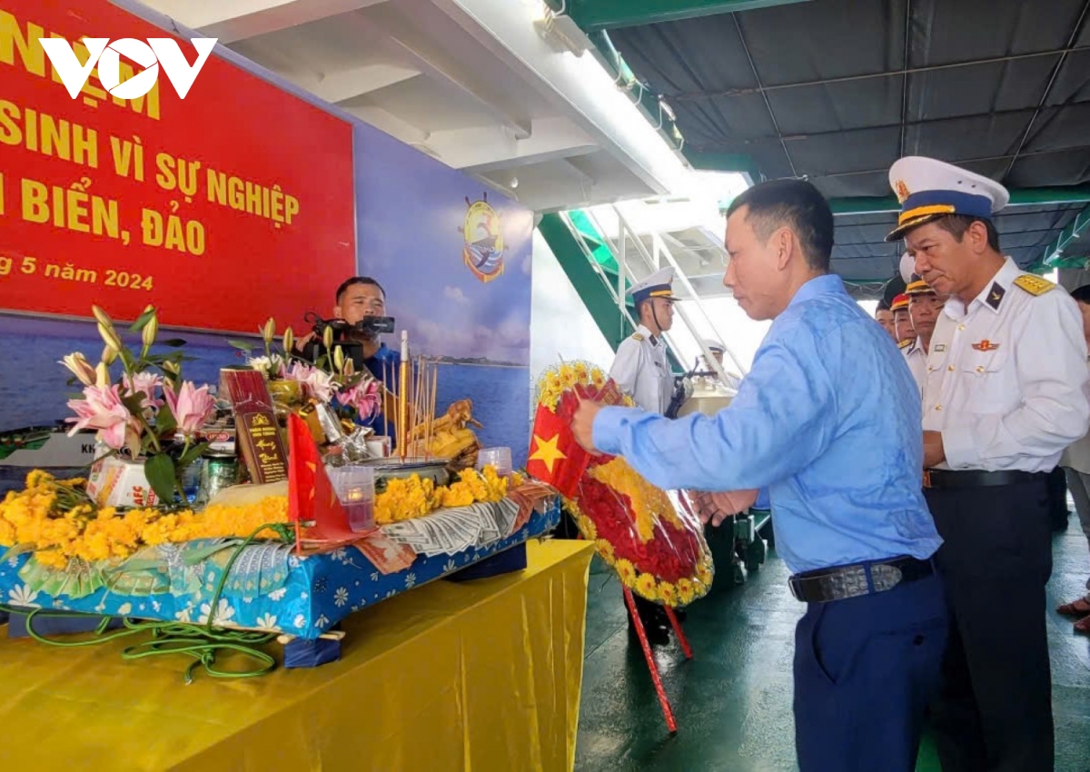 37 năm sự kiện gạc ma thấy bóng hình cha giữa biển trời trường sa hình ảnh 4 37 nam su kien gac ma thay bong hinh cha giua bien troi truong sa hinh anh 4