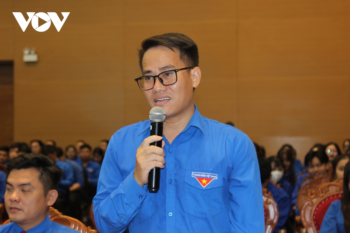 chủ tịch ubnd tỉnh bình Định đối thoại với thanh niên hình ảnh 1 chu tich ubnd tinh binh Dinh doi thoai voi thanh nien hinh anh 1