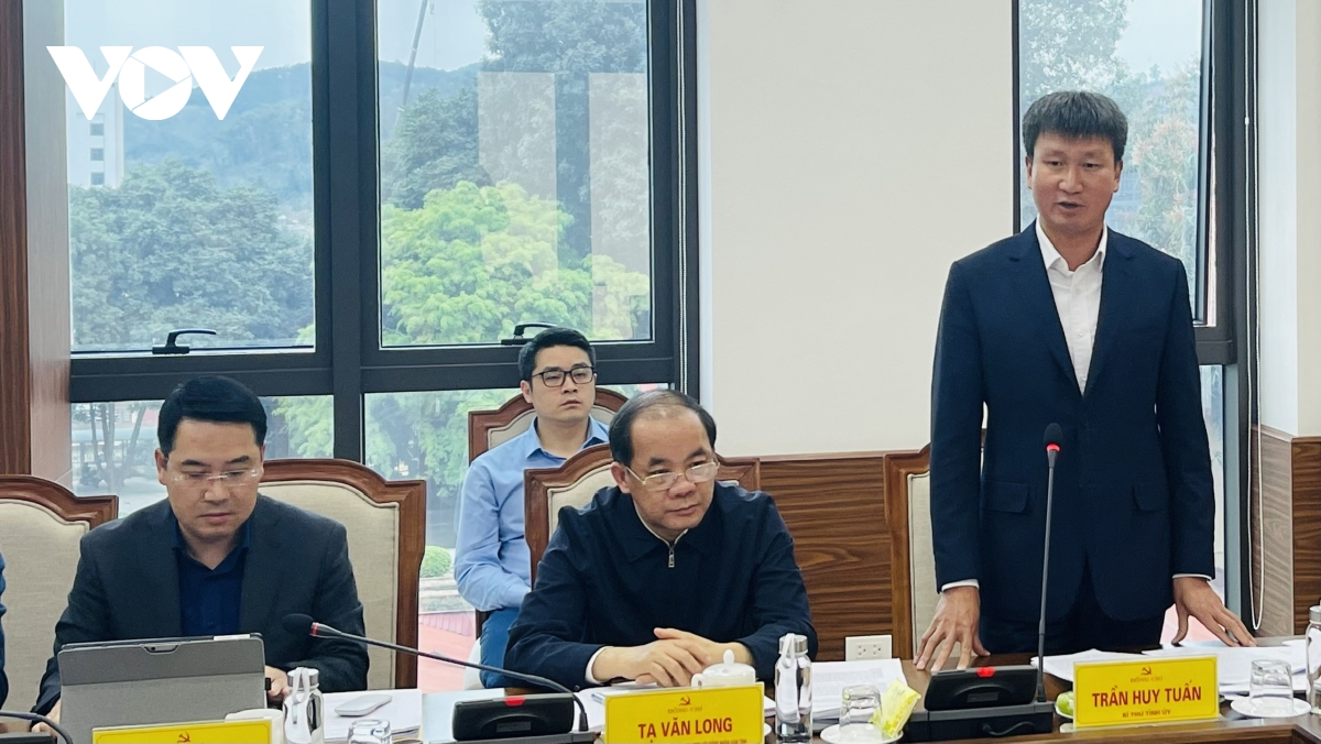 Đề nghị yên bái đẩy mạnh sắp xếp bộ máy, tinh giản biên chế hình ảnh 2 De nghi yen bai day manh sap xep bo may, tinh gian bien che hinh anh 2