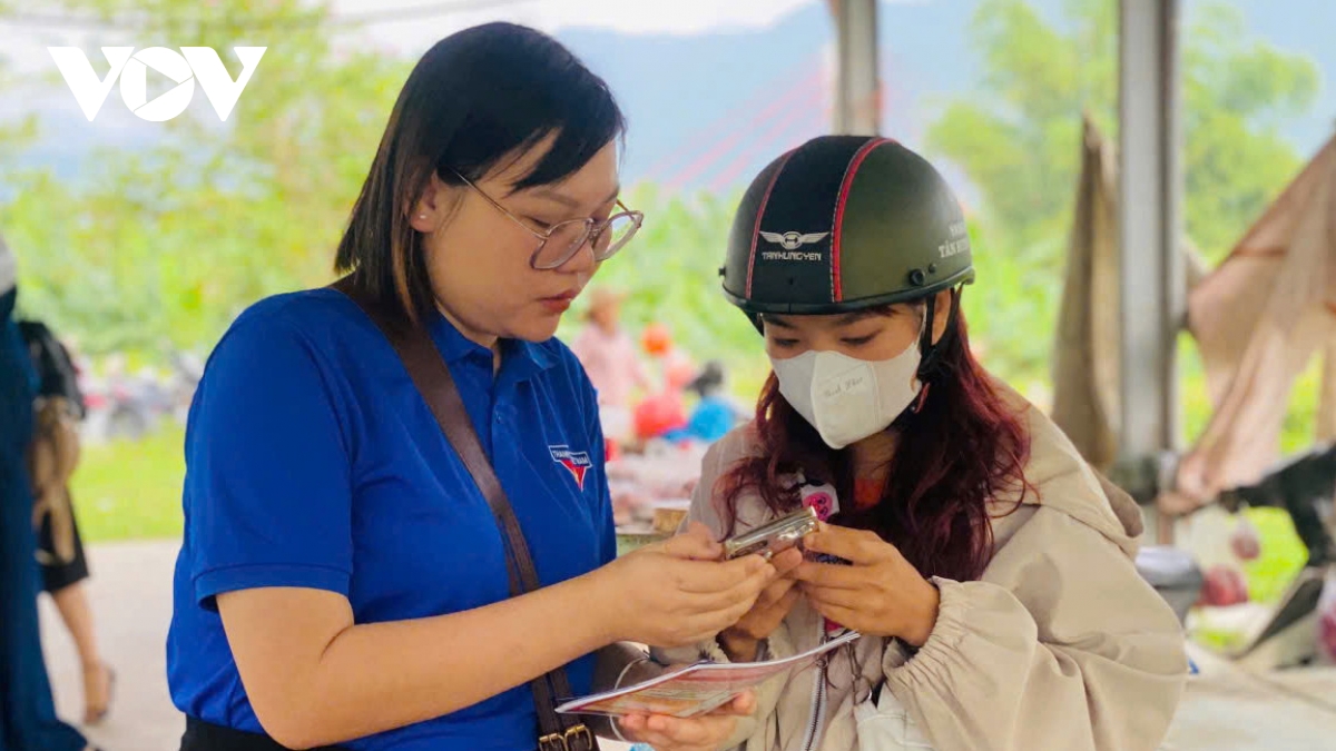 "Bình dân học vụ số"- phong trào mới của tuổi trẻ Đà Nẵng