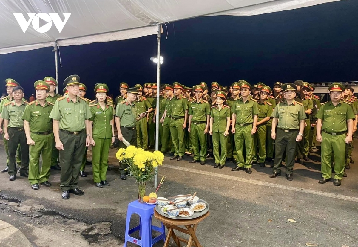Lãnh đạo tỉnh, công an cùng nhiều đồng đội tiếc thương sự hy sinh của Minh Nhật