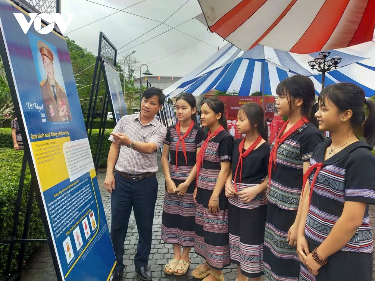 triển lãm cuộc khởi nghĩa ba tơ-những con người làm nên lịch sử trưng bày hiện vật quý hình ảnh 1 trien lam cuoc khoi nghia ba to-nhung con nguoi lam nen lich su trung bay hien vat quy hinh anh 1