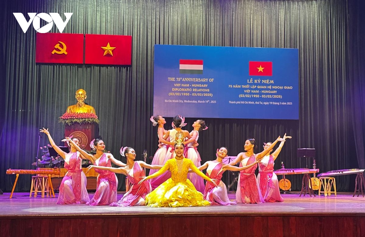 quan hệ hữu nghị hợp tác việt nam - hungary cần bước đột phá mới hình ảnh 1 quan he huu nghi hop tac viet nam - hungary can buoc dot pha moi hinh anh 1