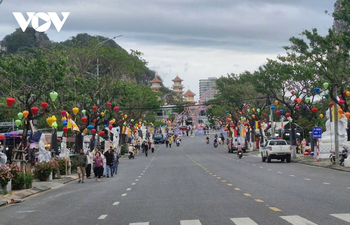 khai mạc lễ hội quán thế Âm - ngũ hành sơn 2025 hình ảnh 7 khai mac le hoi quan the Am - ngu hanh son 2025 hinh anh 7