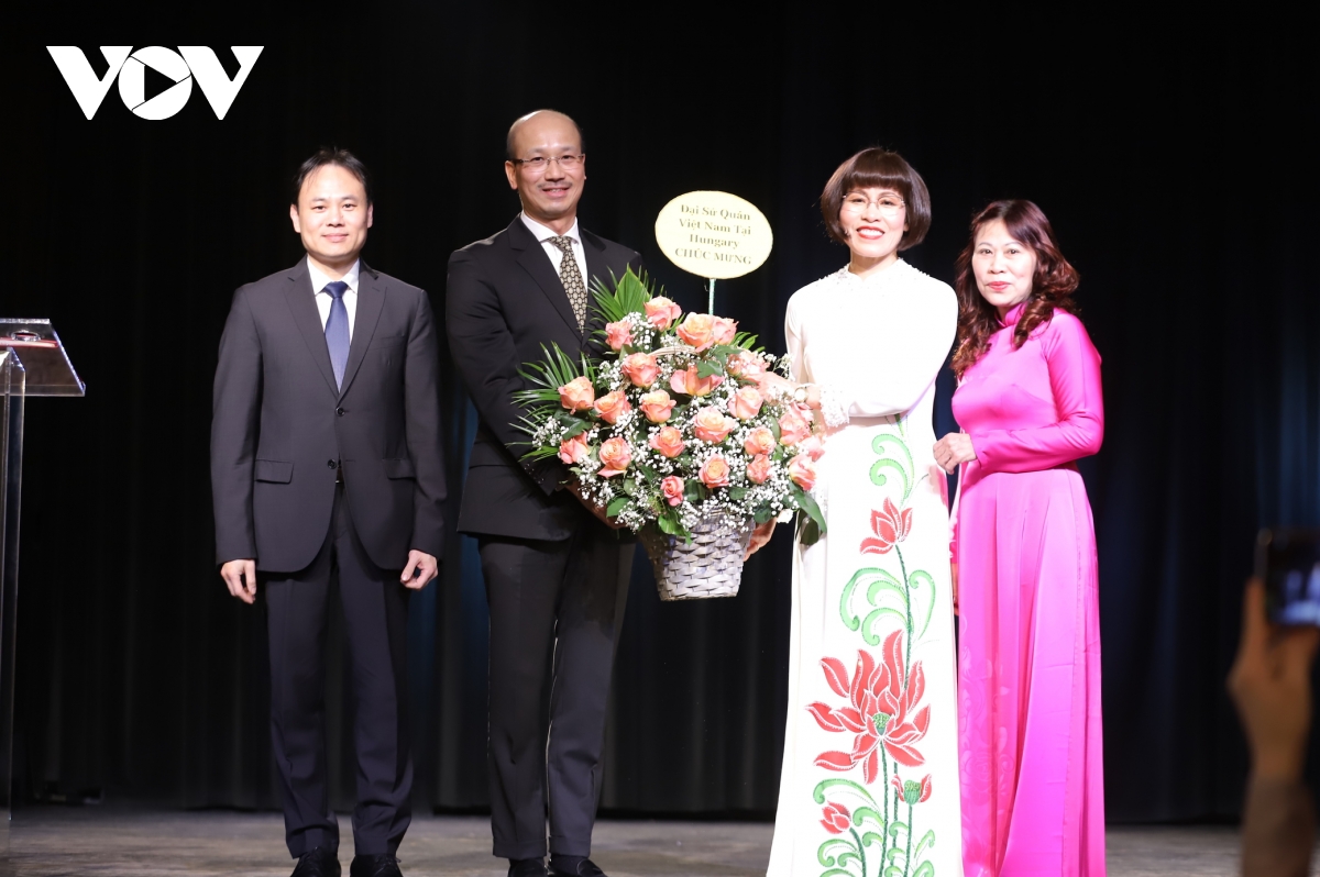 kỷ niệm ngày quốc tế phụ nữ 8 3 tại hungary hình ảnh 1 ky niem ngay quoc te phu nu 8 3 tai hungary hinh anh 1