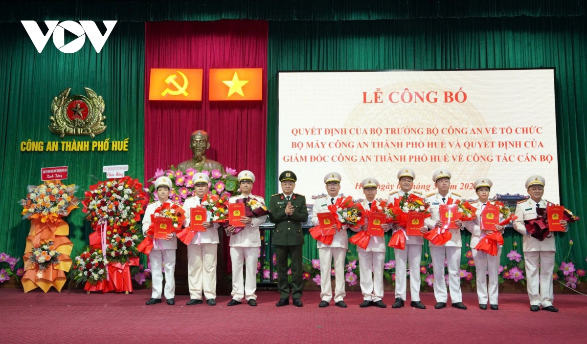 tp huế giải thể 9 công an quận, huyện, thị xã hình ảnh 1 tp hue giai the 9 cong an quan, huyen, thi xa hinh anh 1