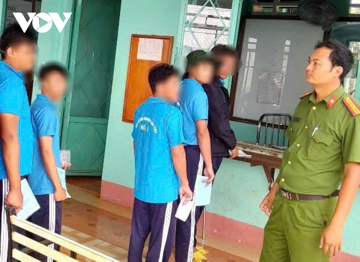 công an Đắk nông tiếp nhận cơ sở cai nghiện ma túy hơn 2.000 người từ tp.hcm hình ảnh 3 cong an Dak nong tiep nhan co so cai nghien ma tuy hon 2.000 nguoi tu tp.hcm hinh anh 3