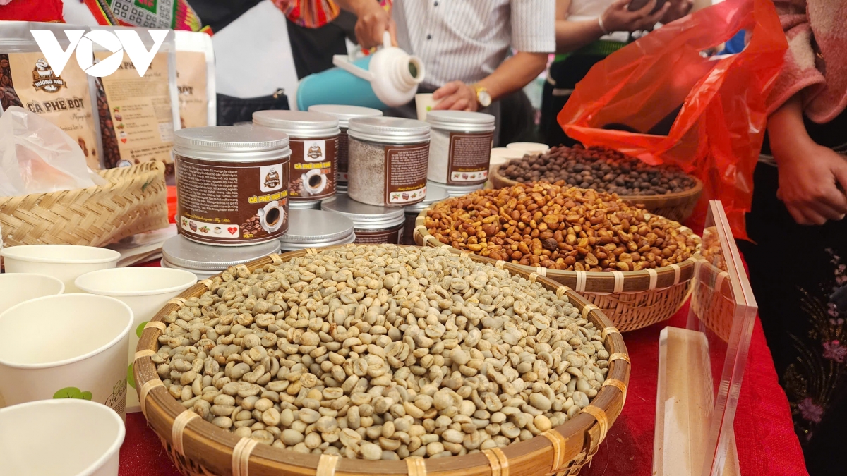 không gian đậm bản sắc văn hóa dân tộc tại lễ hội hoa ban tp sơn la hình ảnh 7 khong gian dam ban sac van hoa dan toc tai le hoi hoa ban tp son la hinh anh 7