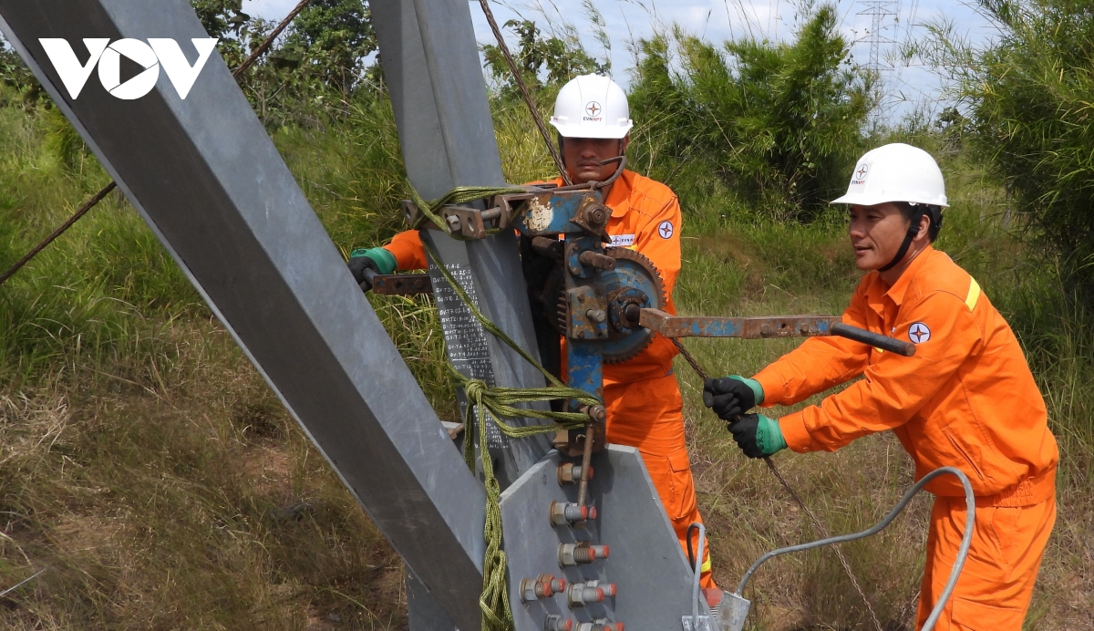 diễn tập ứng phó khẩn cấp hệ thống truyền tải điện ở nam trung bộ và tây nguyên hình ảnh 8 dien tap ung pho khan cap he thong truyen tai dien o nam trung bo va tay nguyen hinh anh 8