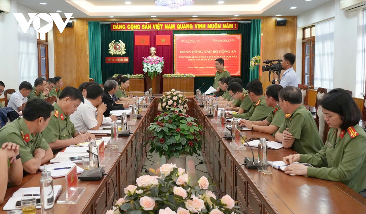 bộ công an hỗ trợ tỉnh kon tum xây dựng 1.400 căn nhà giúp người dân hình ảnh 1 bo cong an ho tro tinh kon tum xay dung 1.400 can nha giup nguoi dan hinh anh 1