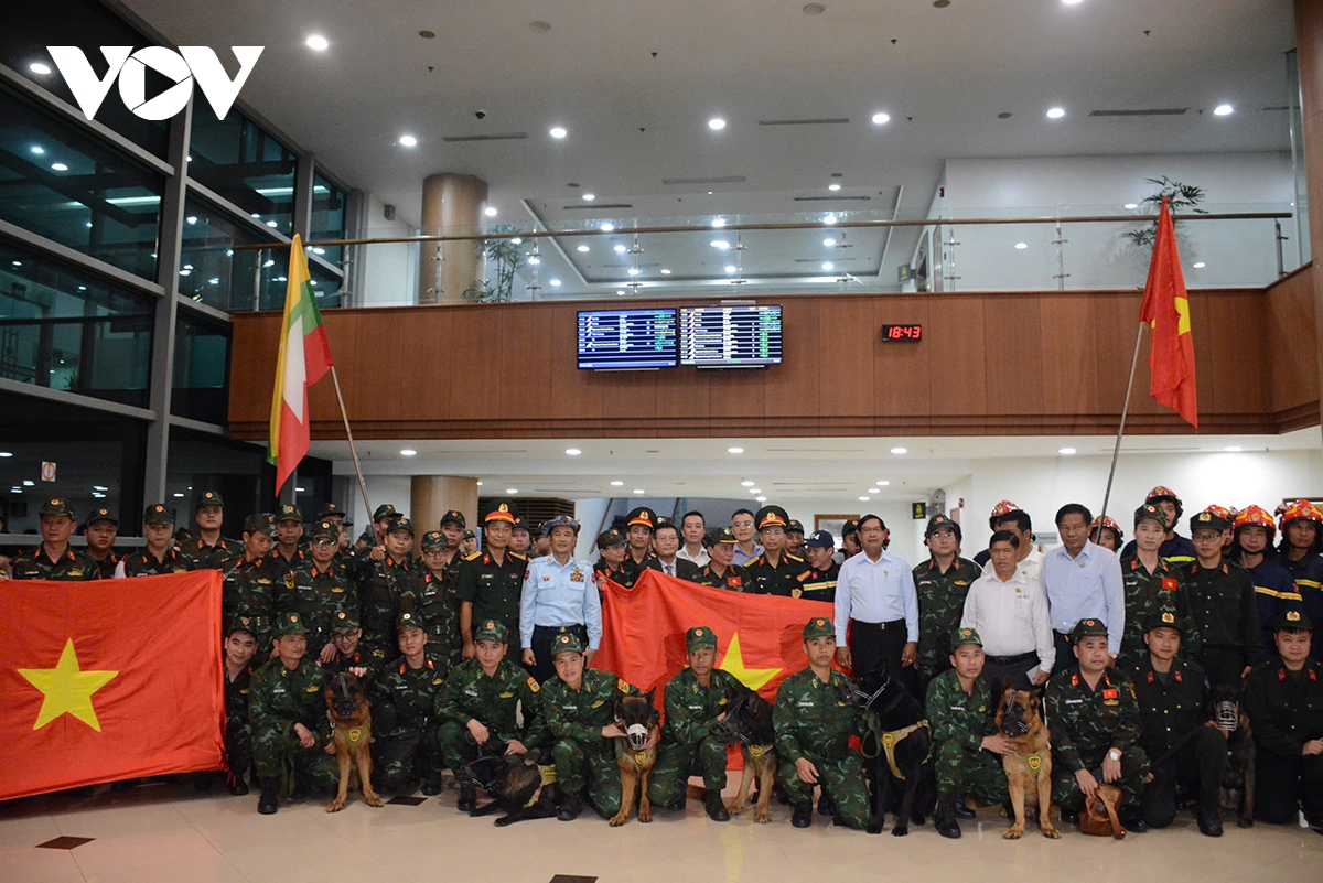 luc luong cuu ho viet nam da co mat o myanmar de ho tro sau dong dat hinh anh 3
