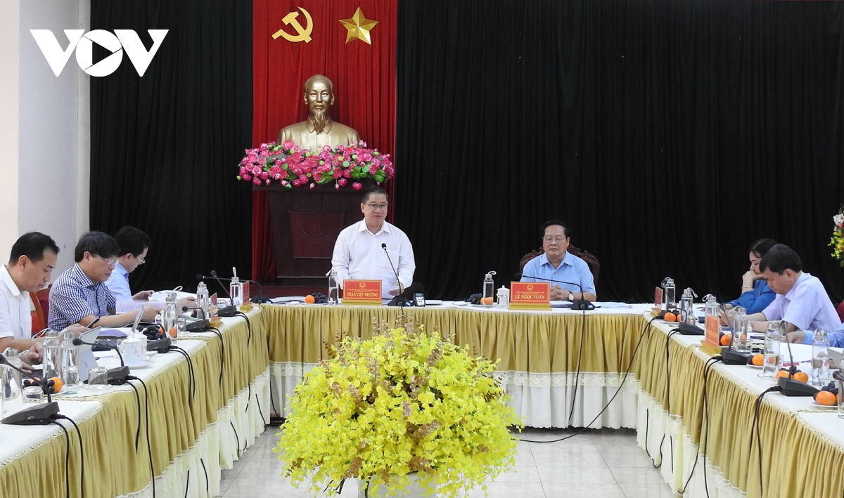 Đoàn kiểm tra của bộ chính trị làm việc với Đảng ủy ubnd tỉnh kon tum hình ảnh 2 Doan kiem tra cua bo chinh tri lam viec voi Dang uy ubnd tinh kon tum hinh anh 2