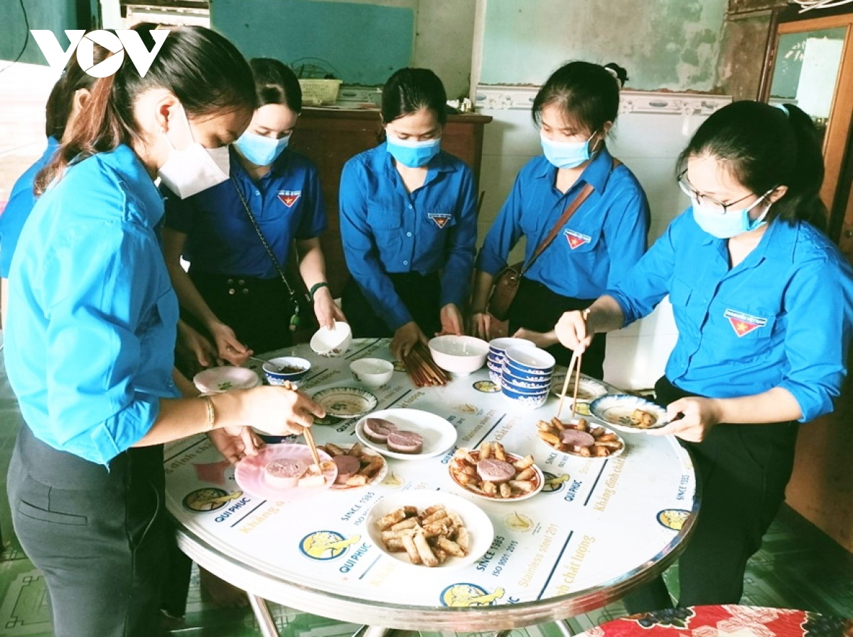 tuổi trẻ Đà nẵng hưởng ứng mô hình chúng con luôn bên mẹ hình ảnh 3 tuoi tre Da nang huong ung mo hinh chung con luon ben me hinh anh 3