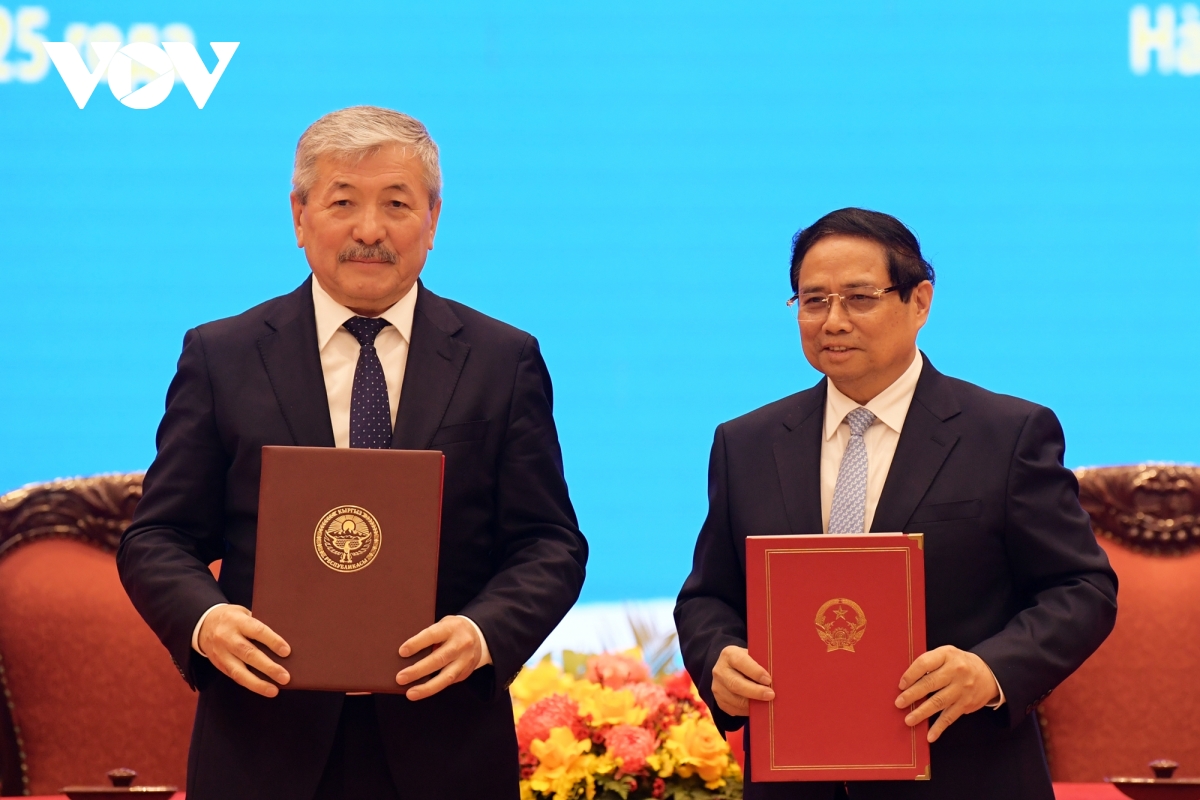 toàn cảnh chuyến thăm việt nam của thủ tướng kyrgyzstan ký kết nhiều văn kiện hình ảnh 3 toan canh chuyen tham viet nam cua thu tuong kyrgyzstan ky ket nhieu van kien hinh anh 3