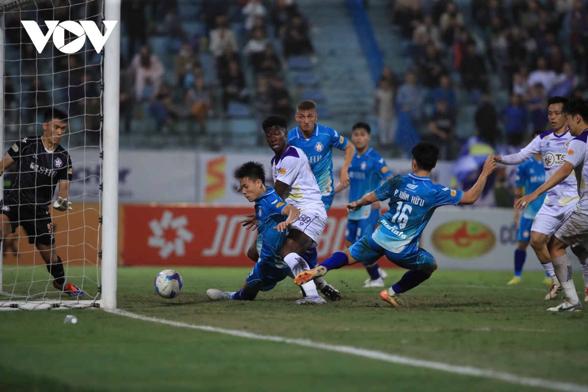 ket qua vong 15 v-league 2024 2025 ha noi fc nguoc dong thang kich tinh Da nang hinh anh 4