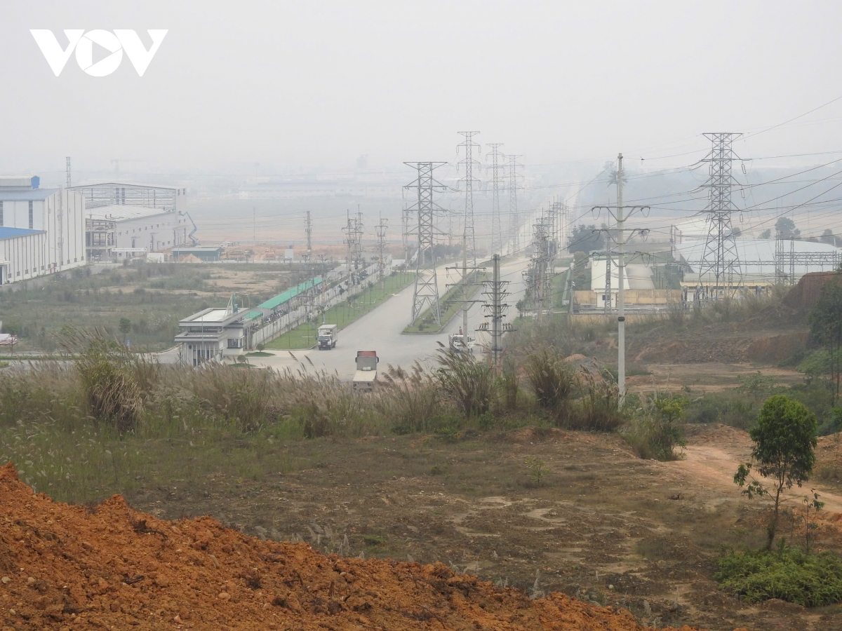 hối hả bạt núi làm đường nối vào khu công nghiệp lớn nhất tỉnh phú thọ hình ảnh 3 hoi ha bat nui lam duong noi vao khu cong nghiep lon nhat tinh phu tho hinh anh 3
