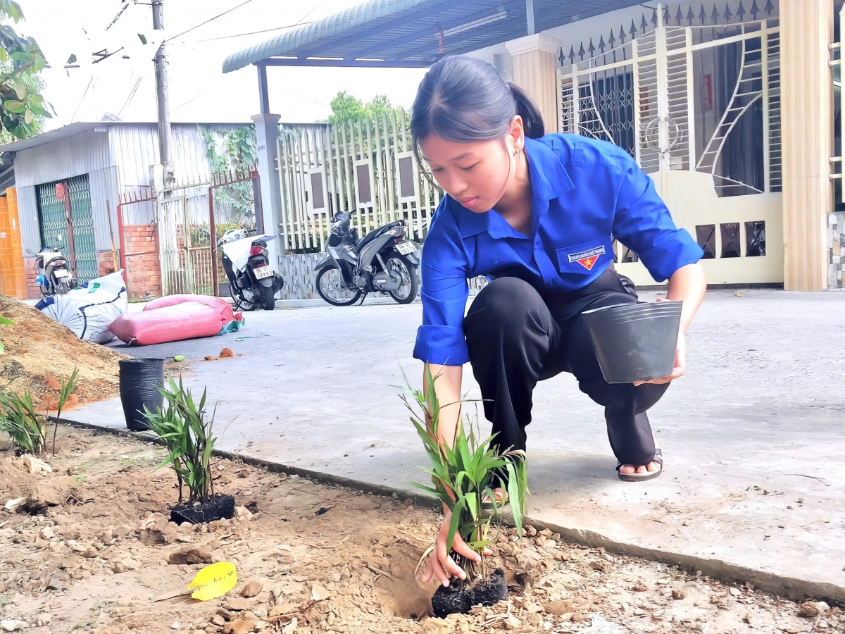 Nữ sinh lớp 10 ở Đồng Tháp dành 60 triệu đồng để xây nhà nhân ái cho bạn học