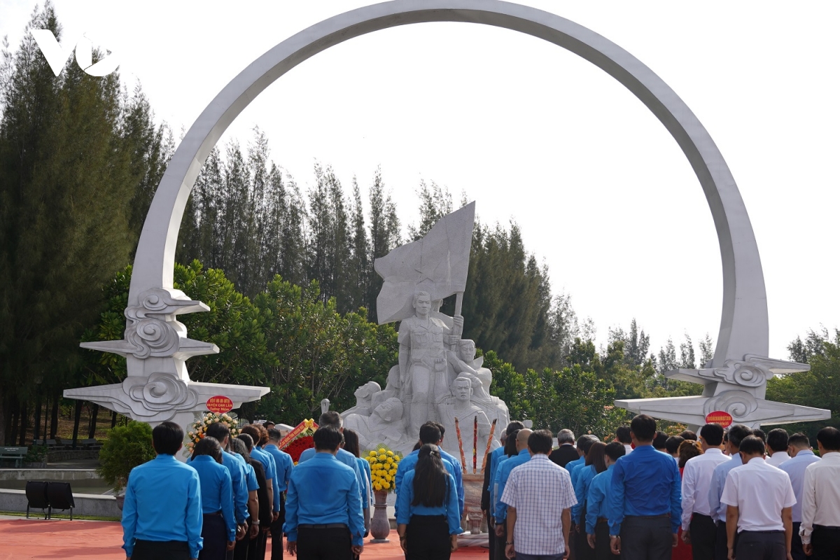 tuong niem liet si da nga xuong 37 nam truoc tai quan dao truong sa hinh anh 1