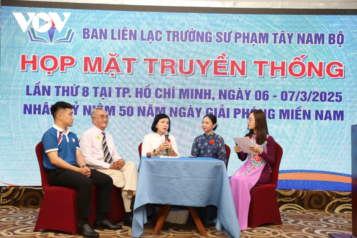 xúc động buổi họp mặt của những người thầy cầm súng hình ảnh 1 xuc dong buoi hop mat cua nhung nguoi thay cam sung hinh anh 1