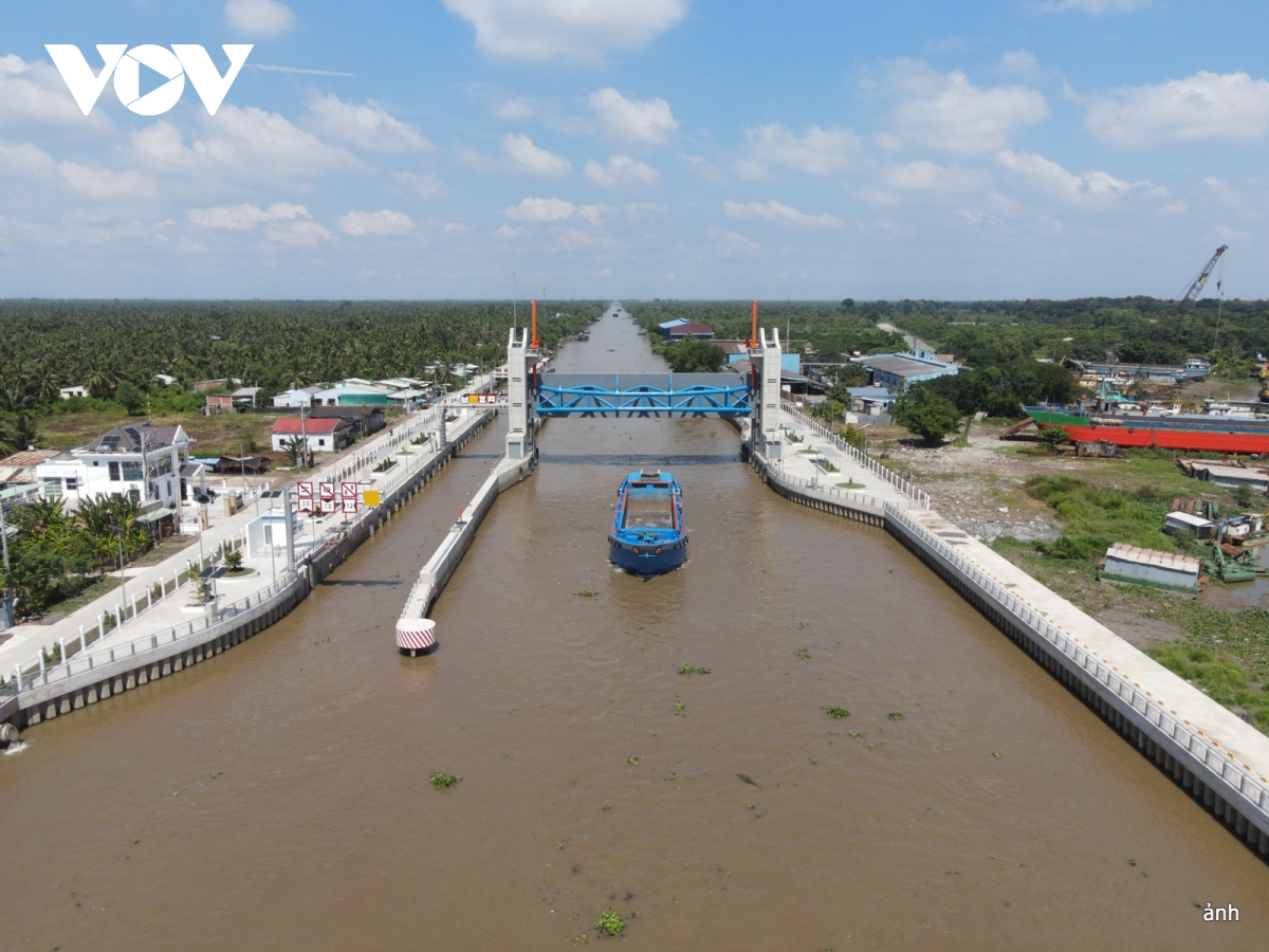 những công trình ở Đbscl hỗ trợ sản xuất, điều tiết nguồn nước cho nhân dân hình ảnh 6 nhung cong trinh o Dbscl ho tro san xuat, dieu tiet nguon nuoc cho nhan dan hinh anh 6