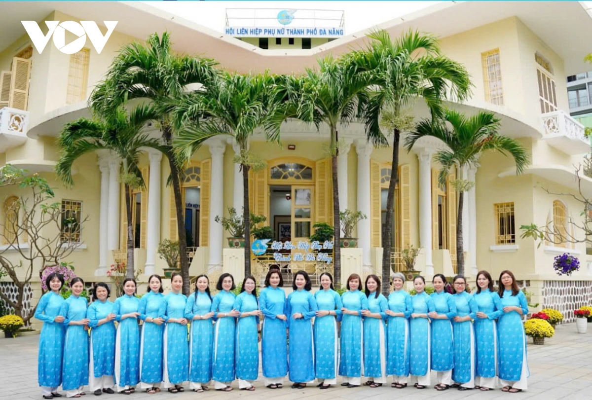 phụ nữ Đà nẵng hưởng ứng tuần lễ mặc áo dài hình ảnh 1 phu nu Da nang huong ung tuan le mac ao dai hinh anh 1