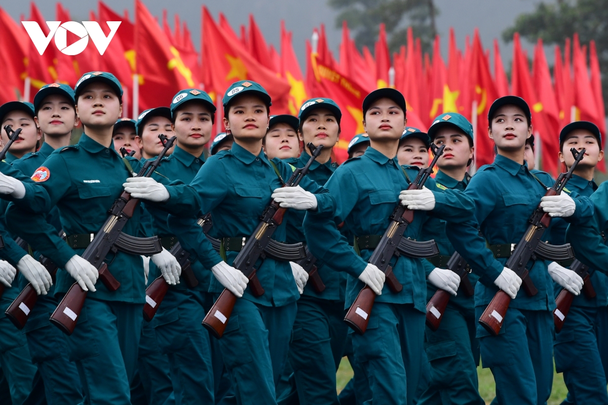 bộ đội múa súng, hợp luyện diễu binh kỷ niệm 50 năm giải phóng miền nam hình ảnh 14 bo doi mua sung, hop luyen dieu binh ky niem 50 nam giai phong mien nam hinh anh 14