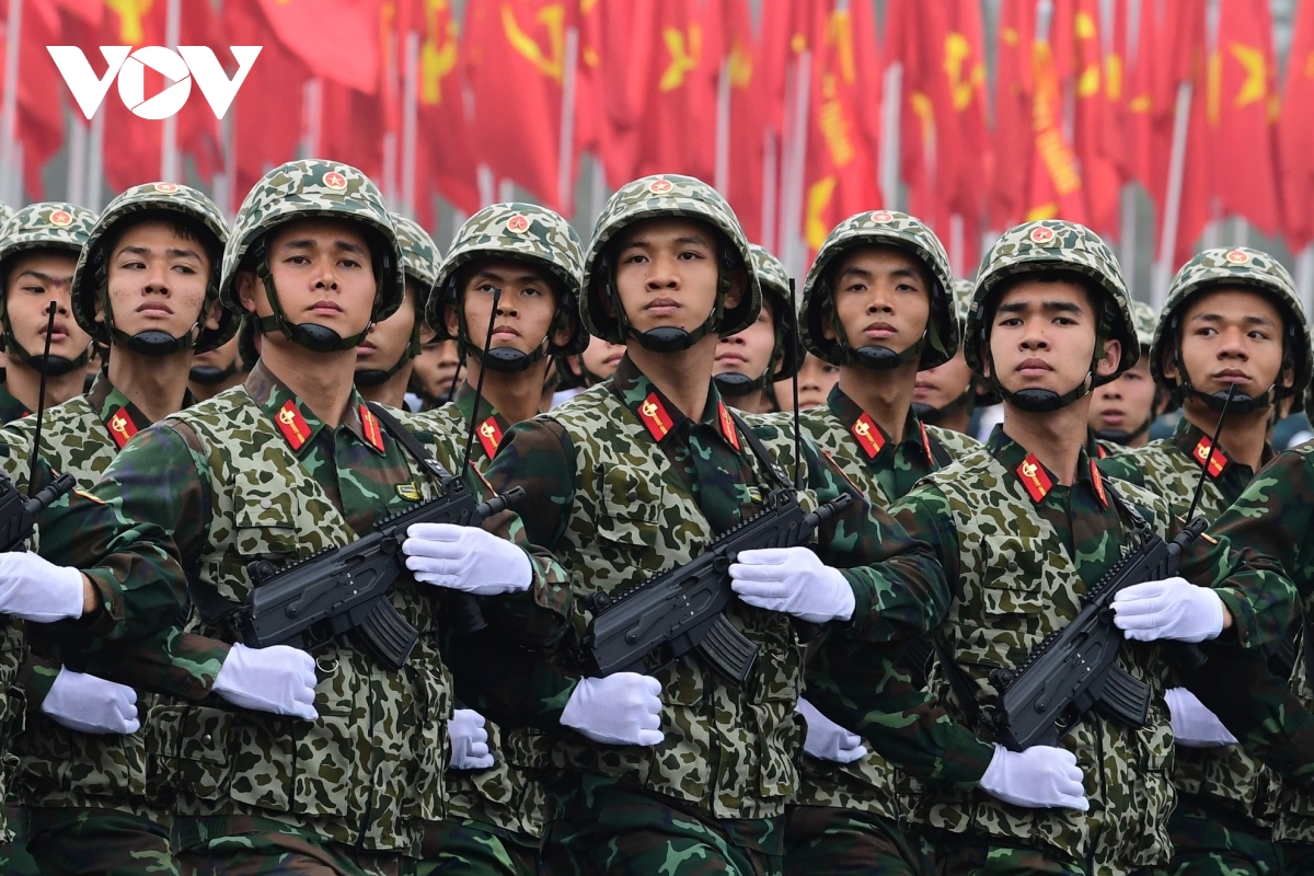 Hình ảnh hợp luyện diễu binh, diễu hành kỷ niệm 50 năm Ngày giải phóng miền Nam