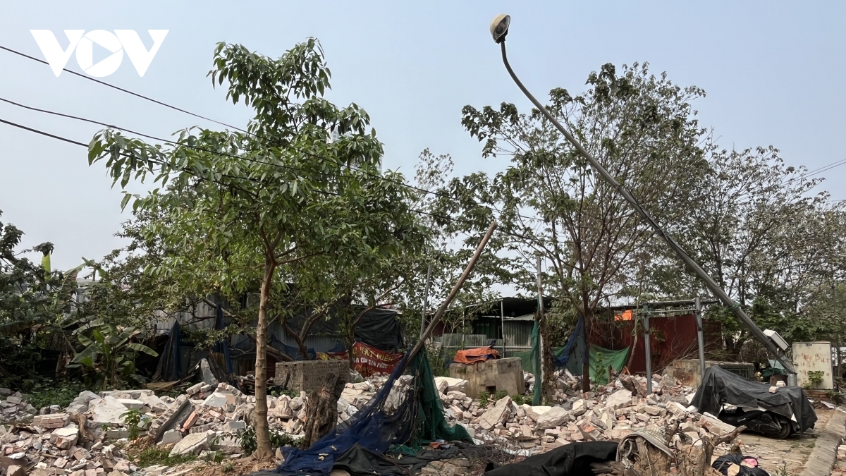 vật liệu xây dựng bủa vây trường học và khu dân cư ở vạn phúc, hà Đông hình ảnh 4 vat lieu xay dung bua vay truong hoc va khu dan cu o van phuc, ha Dong hinh anh 4