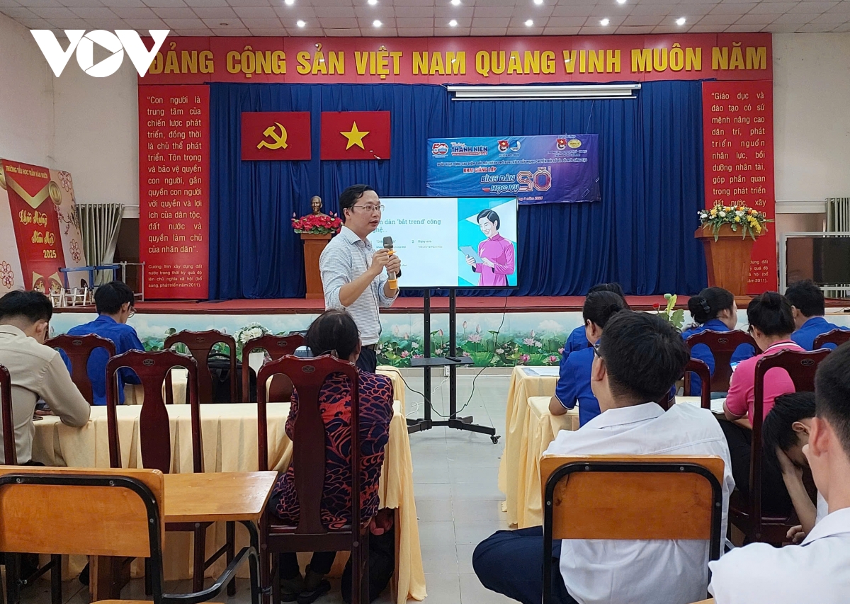 lan tỏa kiến thức công nghệ qua lớp bình dân học vụ số hình ảnh 1 lan toa kien thuc cong nghe qua lop binh dan hoc vu so hinh anh 1
