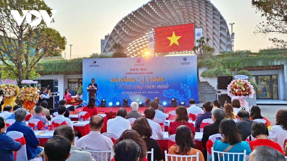 Triển lãm “Đà Nẵng 50 năm - Khát vọng vươn mình”