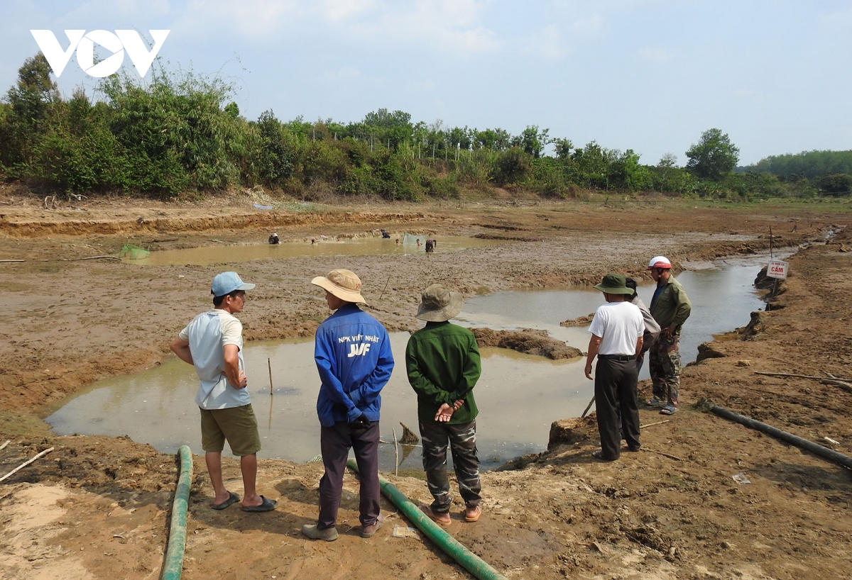 Kon Tum vào cao điểm mùa khô, nước tưới cho cây trồng bắt đầu khan hiếm