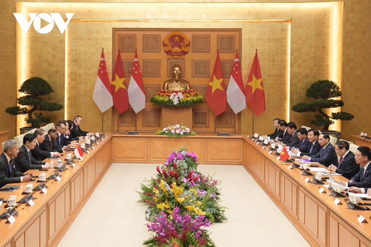 toàn cảnh thủ tướng singapore lawrence wong và phu nhân lần đầu thăm việt nam hình ảnh 3 toan canh thu tuong singapore lawrence wong va phu nhan lan dau tham viet nam hinh anh 3