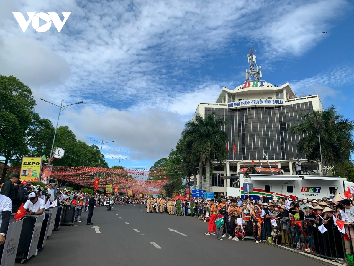 lễ hội đường phố rạng rỡ văn hoá cà phê buôn ma thuột hình ảnh 3 le hoi duong pho rang ro van hoa ca phe buon ma thuot hinh anh 3