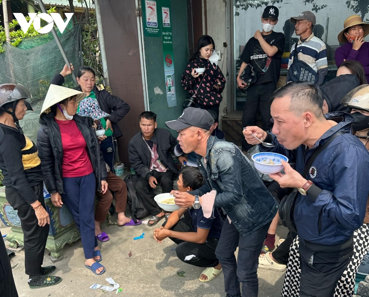 nhân chứng bàng hoàng kể lại vụ tai nạn giao thông làm 8 người bị thương ở quảng bình hình ảnh 5 nhan chung bang hoang ke lai vu tai nan giao thong lam 8 nguoi bi thuong o quang binh hinh anh 5