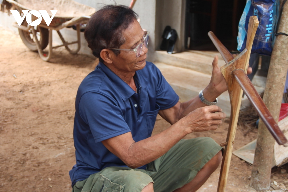 nguoi co uy tin - cau noi chinh quyen voi dong bao dan toc hinh anh 7