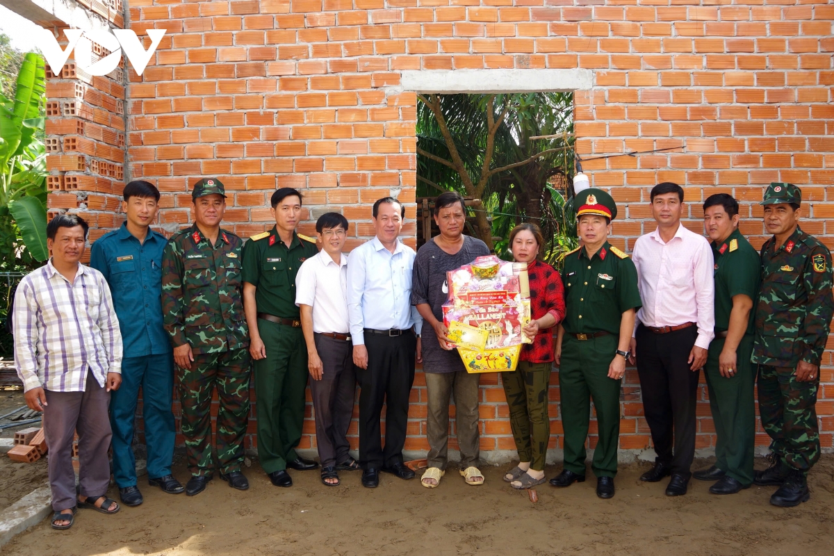 bộ đội sóc trăng chung tay xóa nhà tạm, nhà dột nát hình ảnh 1 bo doi soc trang chung tay xoa nha tam, nha dot nat hinh anh 1