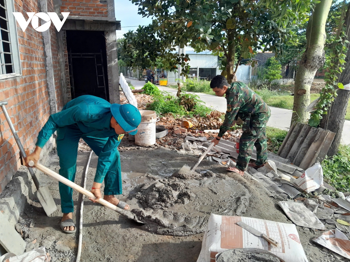 bộ đội sóc trăng chung tay xóa nhà tạm, nhà dột nát hình ảnh 2 bo doi soc trang chung tay xoa nha tam, nha dot nat hinh anh 2